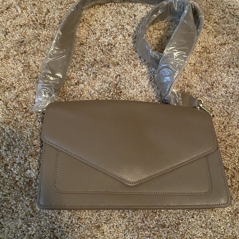NWT Leatherology Meadium Willow Crossbody - Taupe